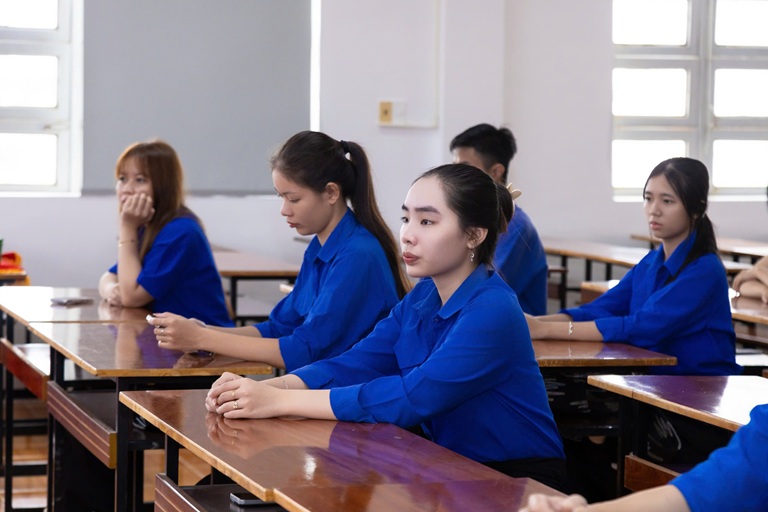 RA QUÂN MÙA HÈ XANH (2)
