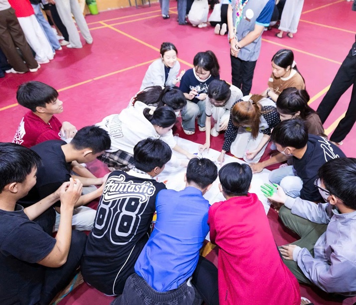 TEAM BUILDING CHÀO ĐÓN TÂN SINH VIÊN (1)