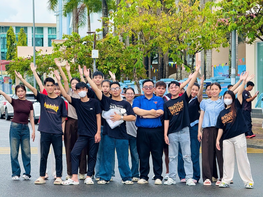 TEAM BUILDING CHÀO ĐÓN TÂN SINH VIÊN (27)