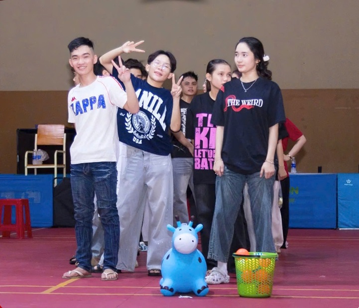 TEAM BUILDING CHÀO ĐÓN TÂN SINH VIÊN (8)