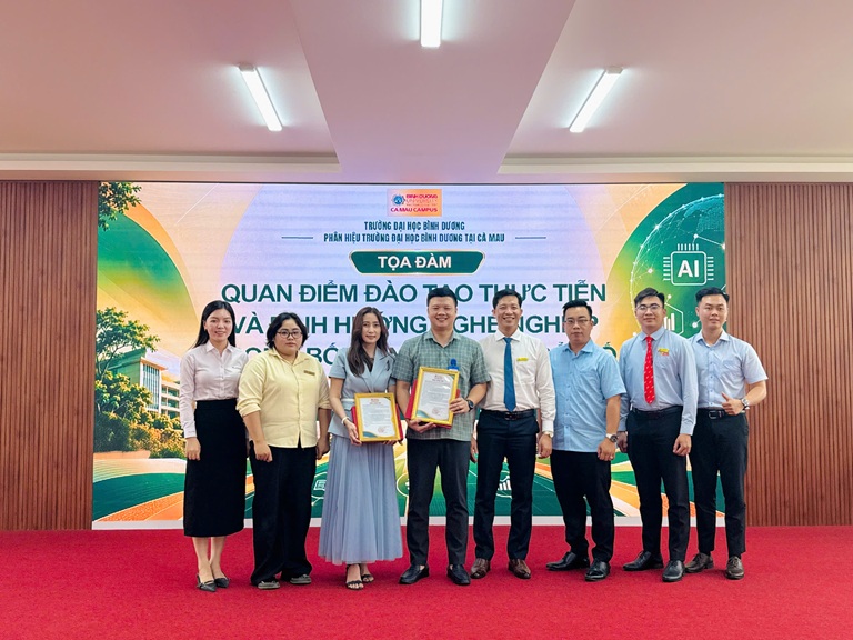 TỌA ĐÀM ĐỊNH HƯỚNG NGHỀ NGHIỆP (11)