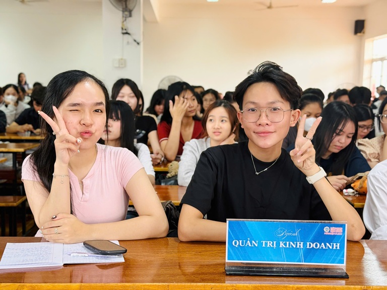 TỌA ĐÀM ĐỊNH HƯỚNG NGHỀ NGHIỆP (2)