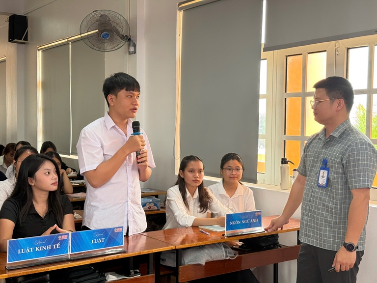 TỌA ĐÀM ĐỊNH HƯỚNG NGHỀ NGHIỆP (4)