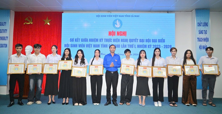 HỘI NGHỊ SƠ KẾT GIỮA NHIỆM KỲ HỘI SINH VIÊN TỈNH CÀ MAU (16)