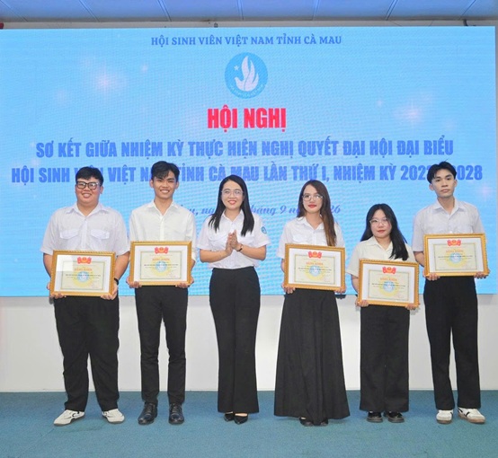 HỘI NGHỊ SƠ KẾT GIỮA NHIỆM KỲ HỘI SINH VIÊN TỈNH CÀ MAU (2)