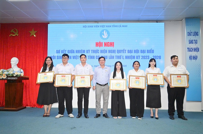 HỘI NGHỊ SƠ KẾT GIỮA NHIỆM KỲ HỘI SINH VIÊN TỈNH CÀ MAU (22)