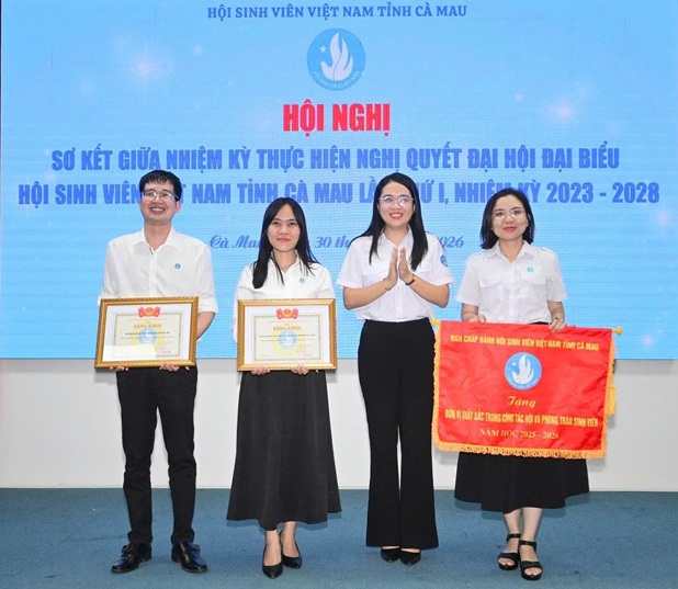 HỘI NGHỊ SƠ KẾT GIỮA NHIỆM KỲ HỘI SINH VIÊN TỈNH CÀ MAU (7)