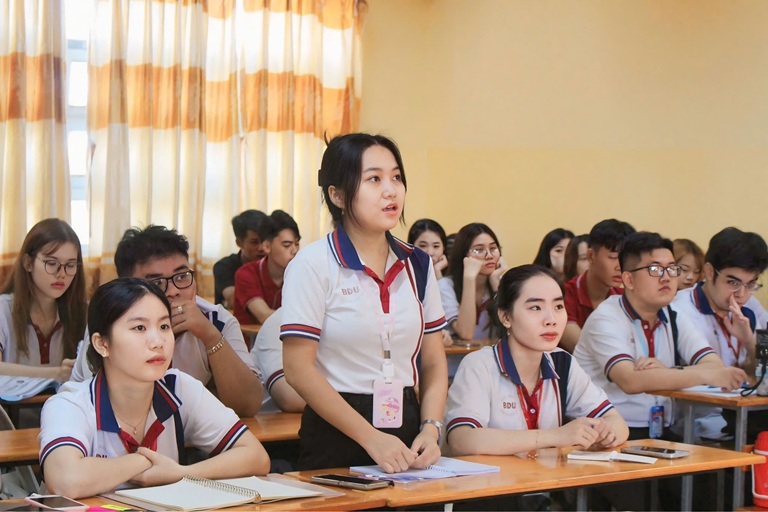 SEMINAR NGÔN NGỮ ANH (15)