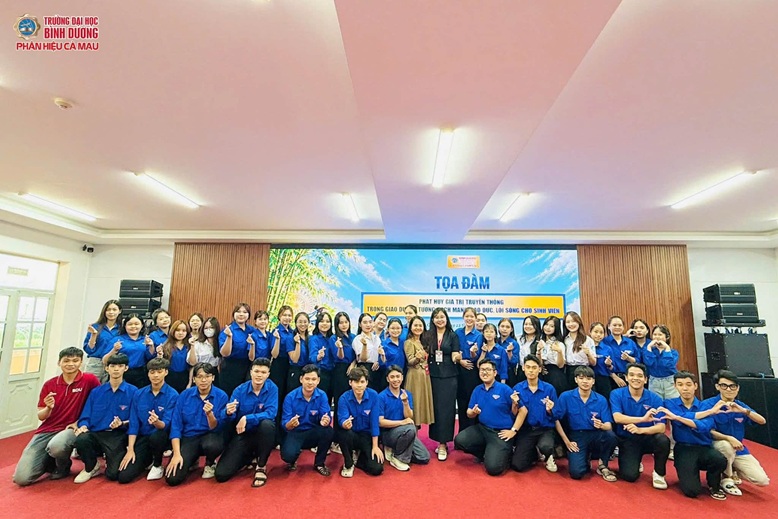 TỌA ĐÀM GIÁO DỤC LÝ TƯỞNG CÁCH MẠNG (2)
