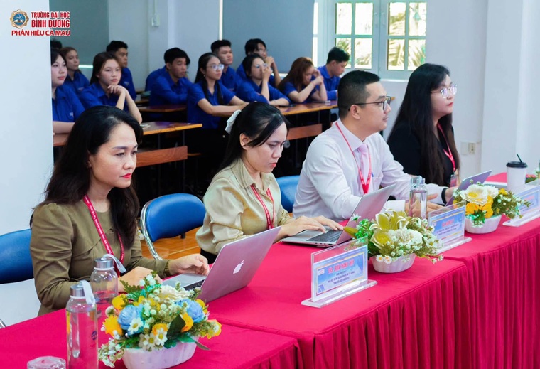 TỌA ĐÀM GIÁO DỤC LÝ TƯỞNG CÁCH MẠNG (7)